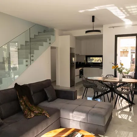 Vila Special Launch Price!family Friendly Klorakas