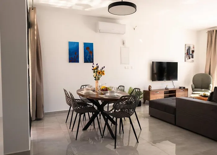 Villa Special Launch Price!family Friendly Klorakas